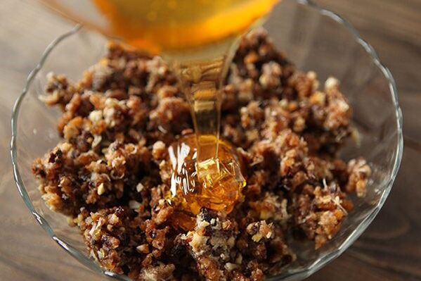 Walnuts with honey a popular remedy to quickly increase potency at home